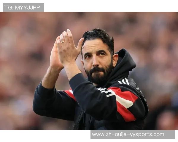 曝阿莫林现已瞄准莱万 期望下一年以自在身身份将其引进曼联 曝阿莫林现已瞄准莱万 期望下一年以自在身身份将其引进曼联